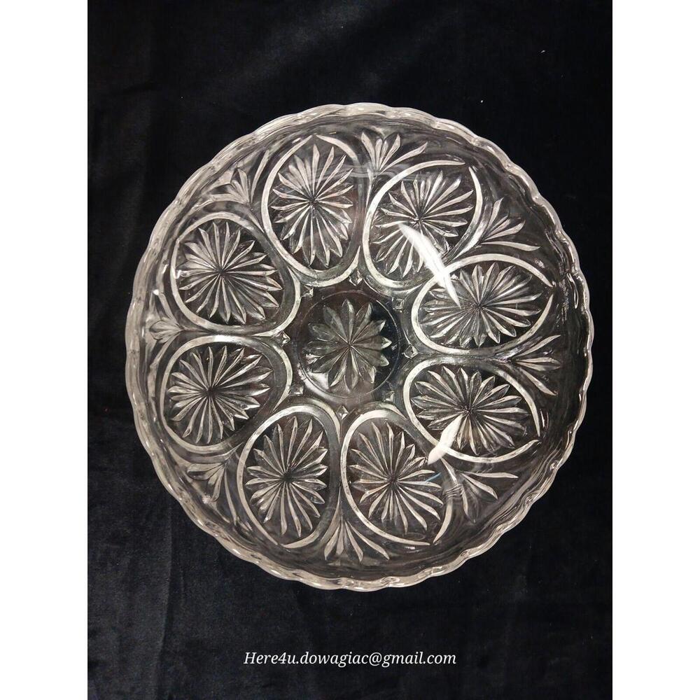 Vtg 8" Dia Scalloped Anchor Hocking Medallion Star Burst Glass Serving Bowl